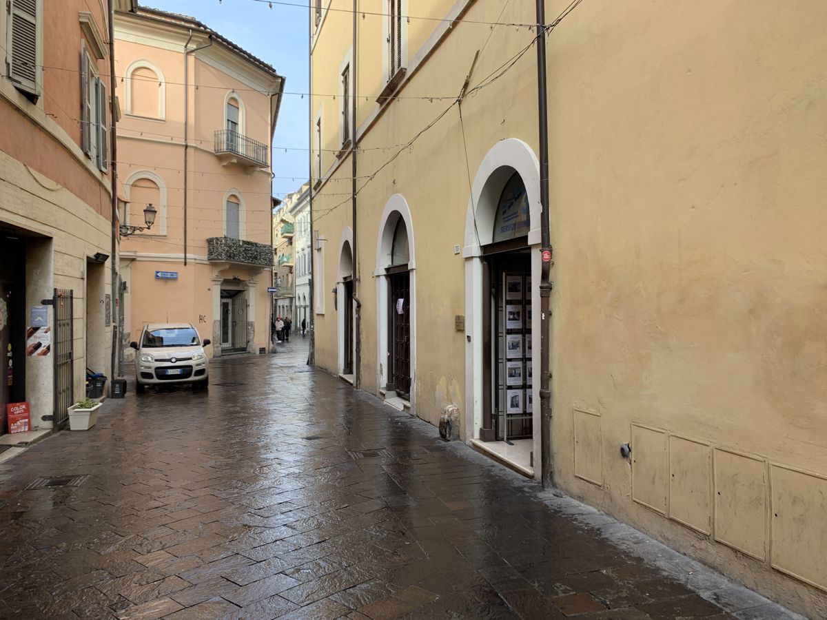 Negozio in vendita a Terni