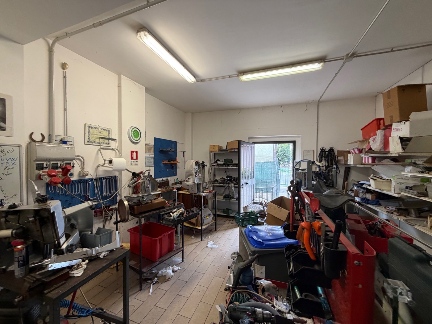 Capannone in vendita a Terni