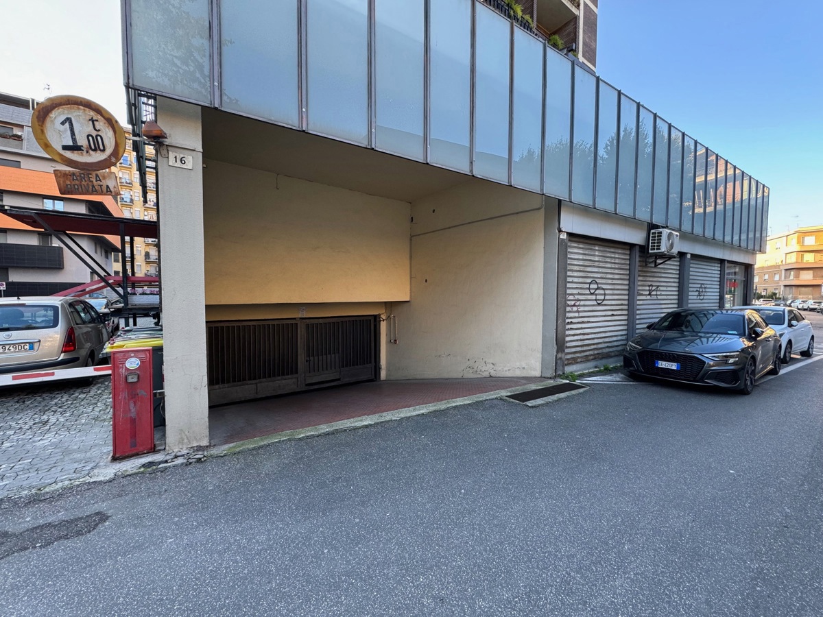Box/Garage 16mq in affitto a Terni