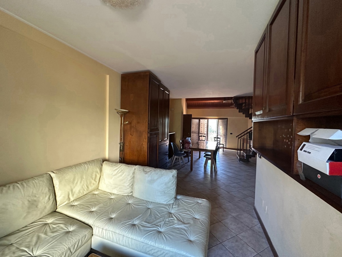 Villa arredata in affitto a Terni