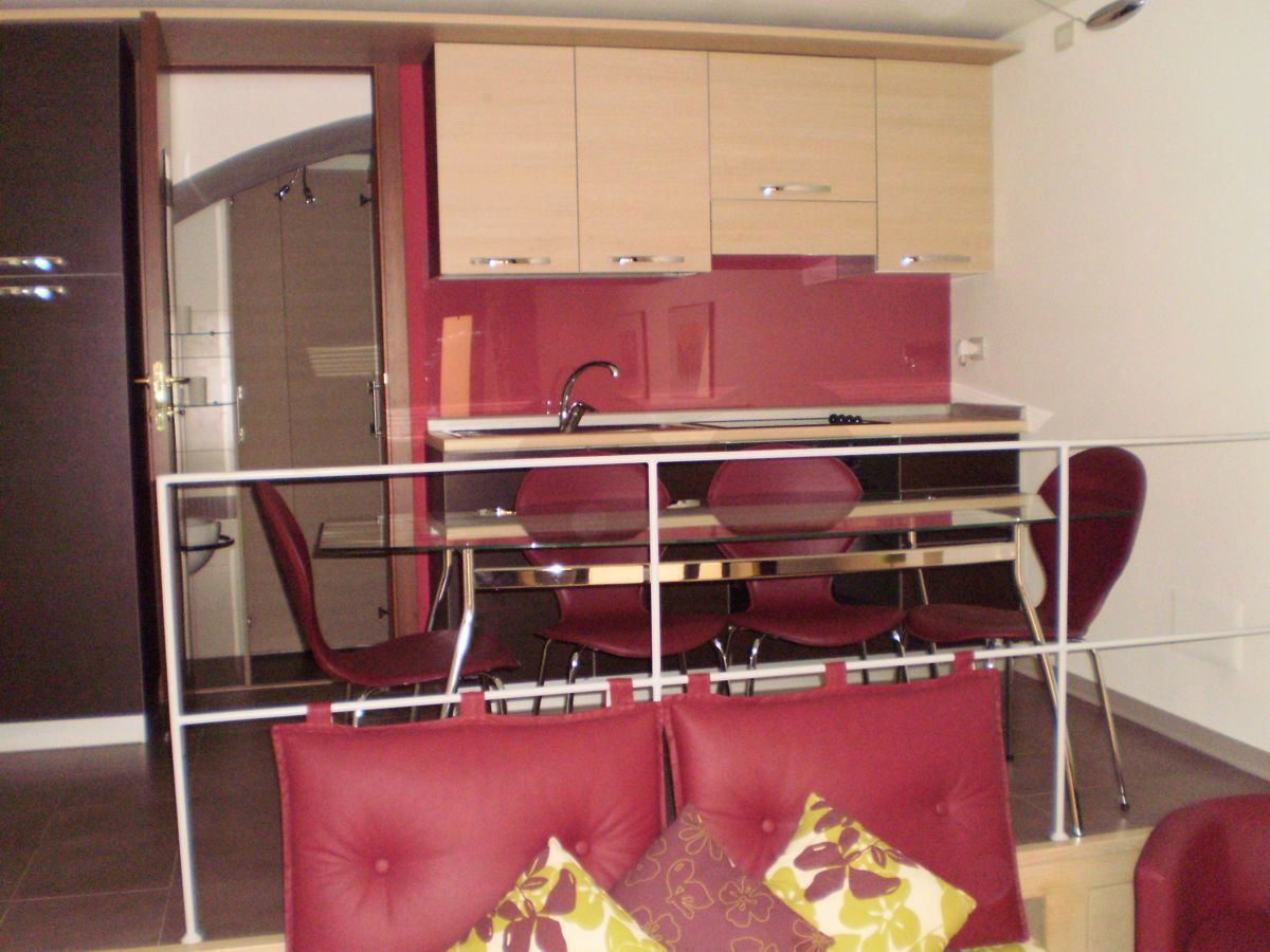 Monolocale arredato in affitto a Terni