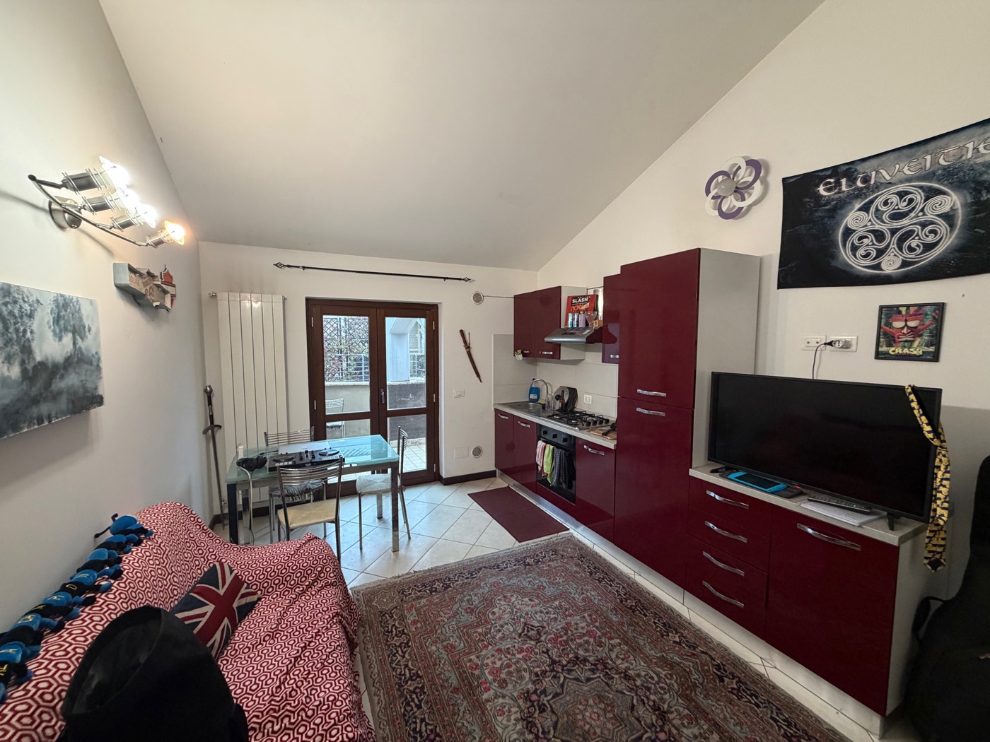 Attico arredato in affitto a Terni