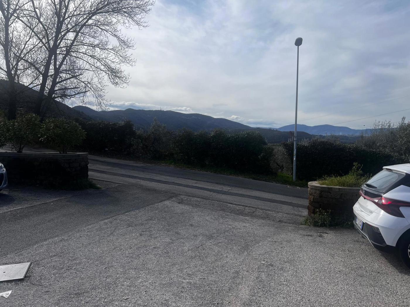 Villa Bifamiliare con giardino a Terni