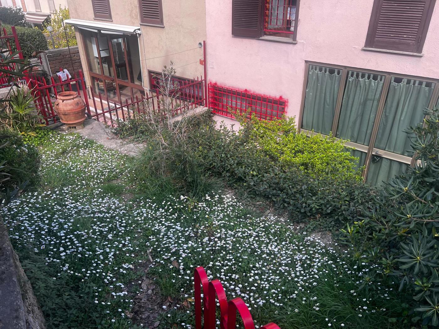 Villa Bifamiliare con giardino a Terni