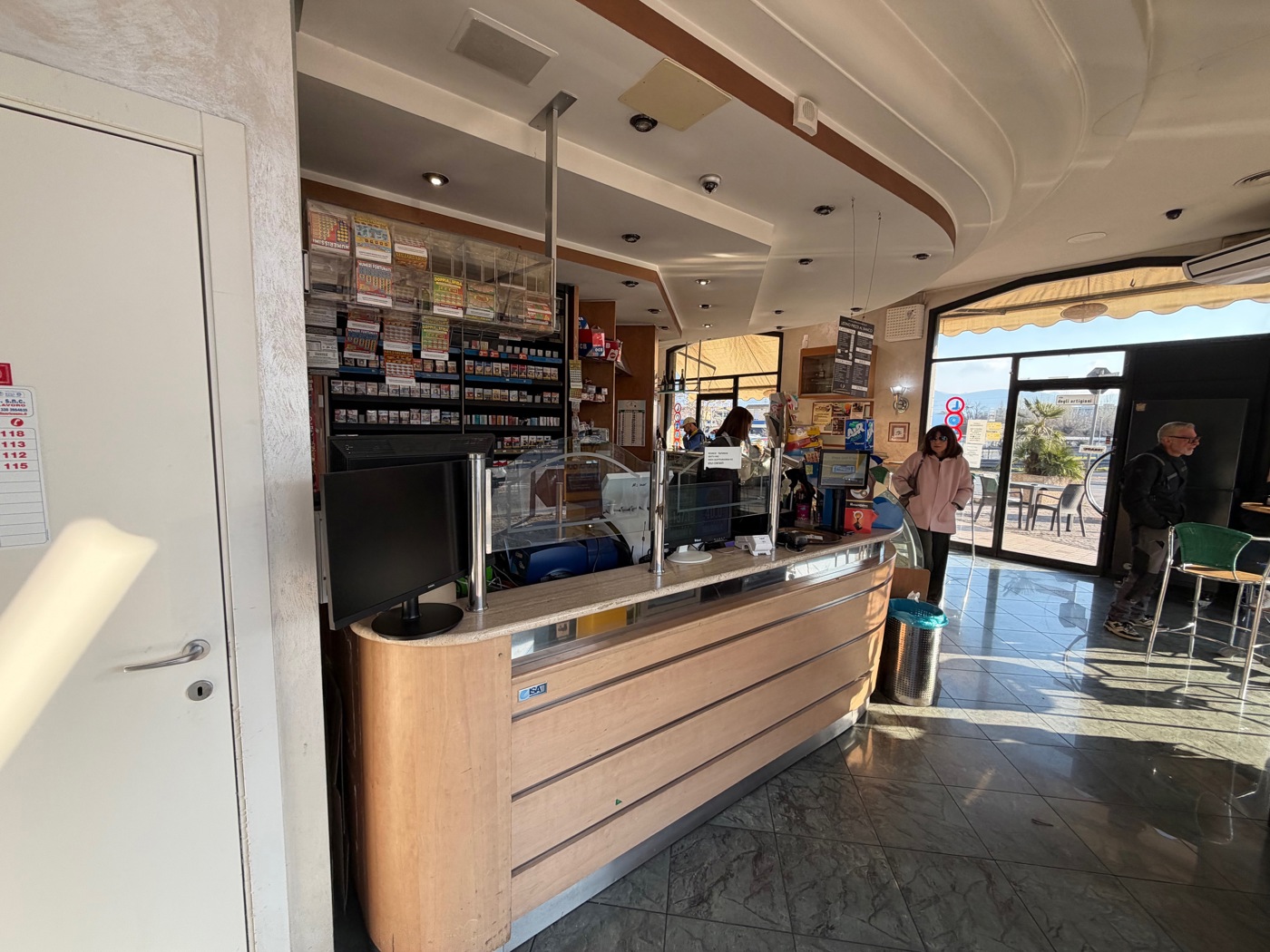 Attivit� commerciale Bar e tabacchi in vendita a Terni