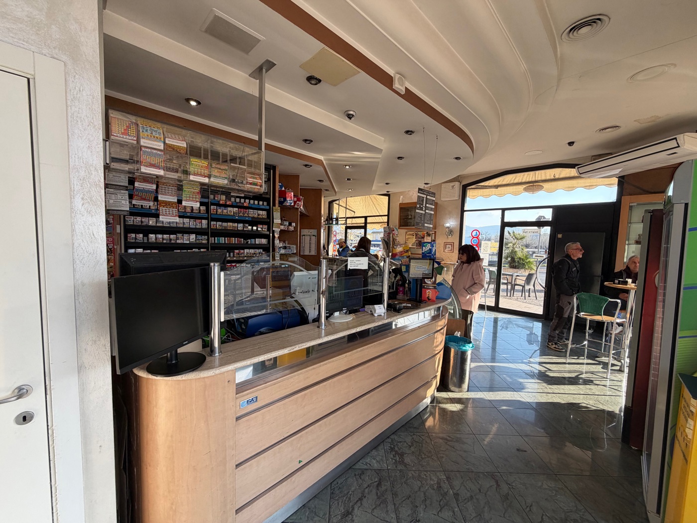 Attivit� commerciale Bar e tabacchi in vendita a Terni