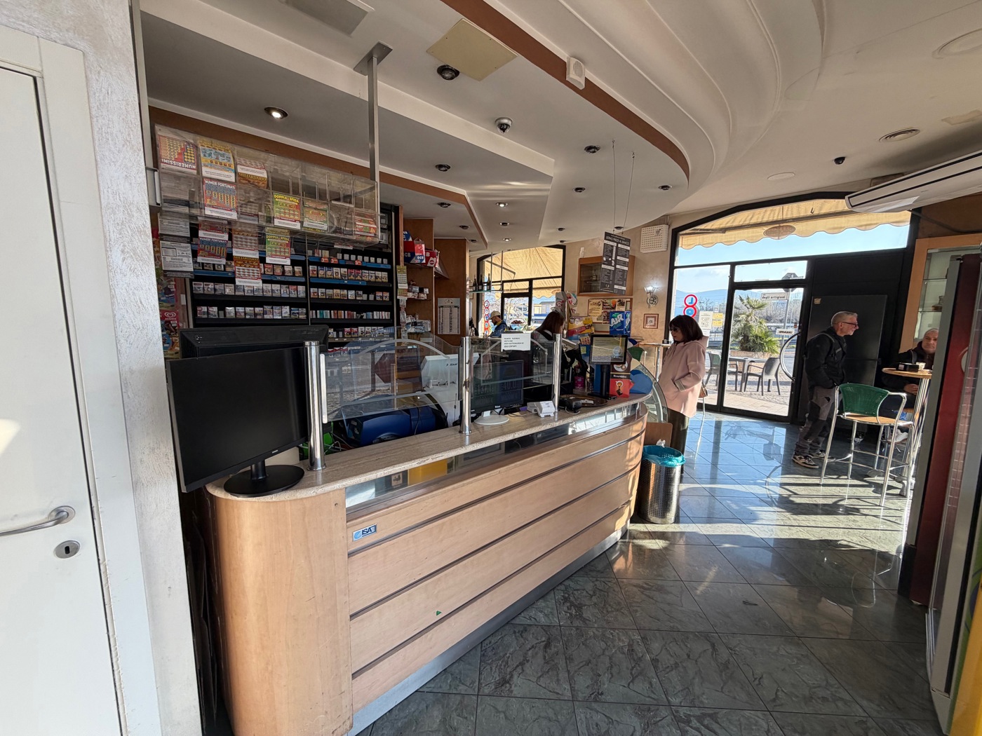 Attivit� commerciale Bar e tabacchi in vendita a Terni