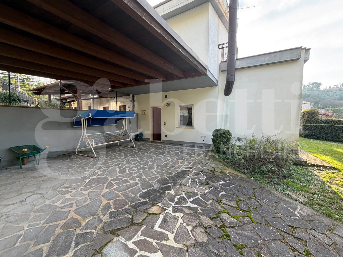 Villa arredata in affitto a Terni