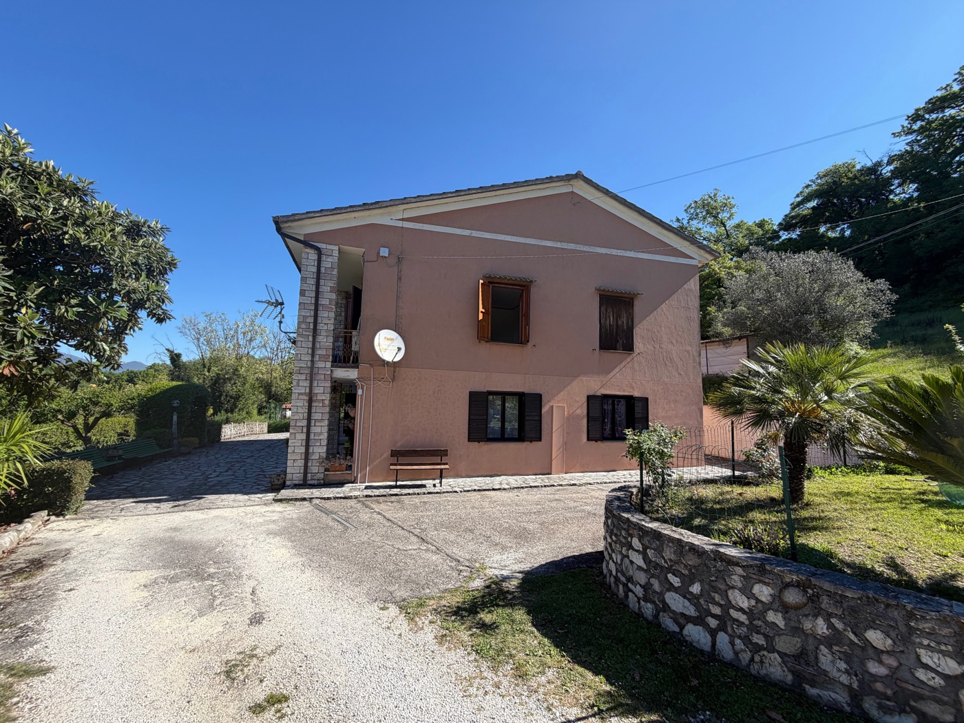Villa Bifamiliare con giardino a Stroncone