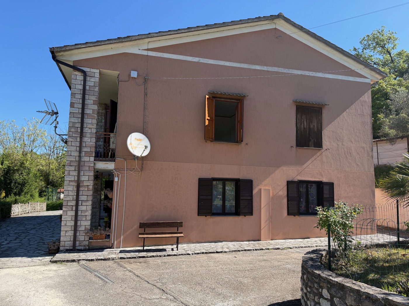 Villa Bifamiliare con giardino a Stroncone