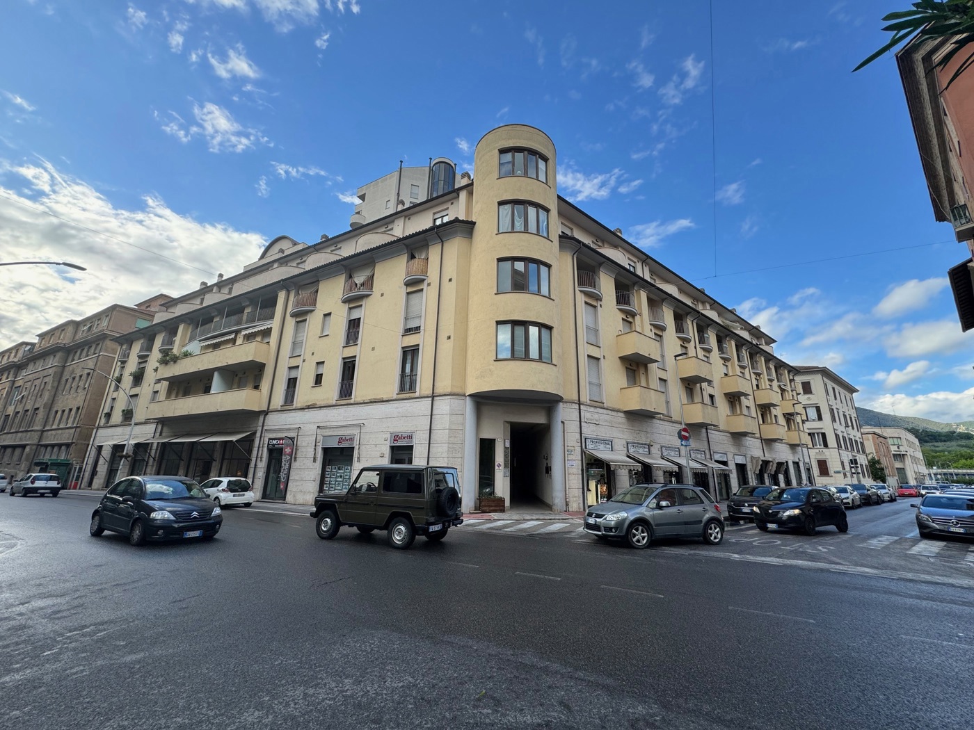 Bilocale arredato in affitto a Terni