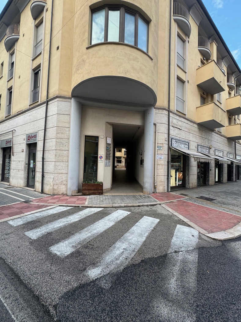 Bilocale arredato in affitto a Terni