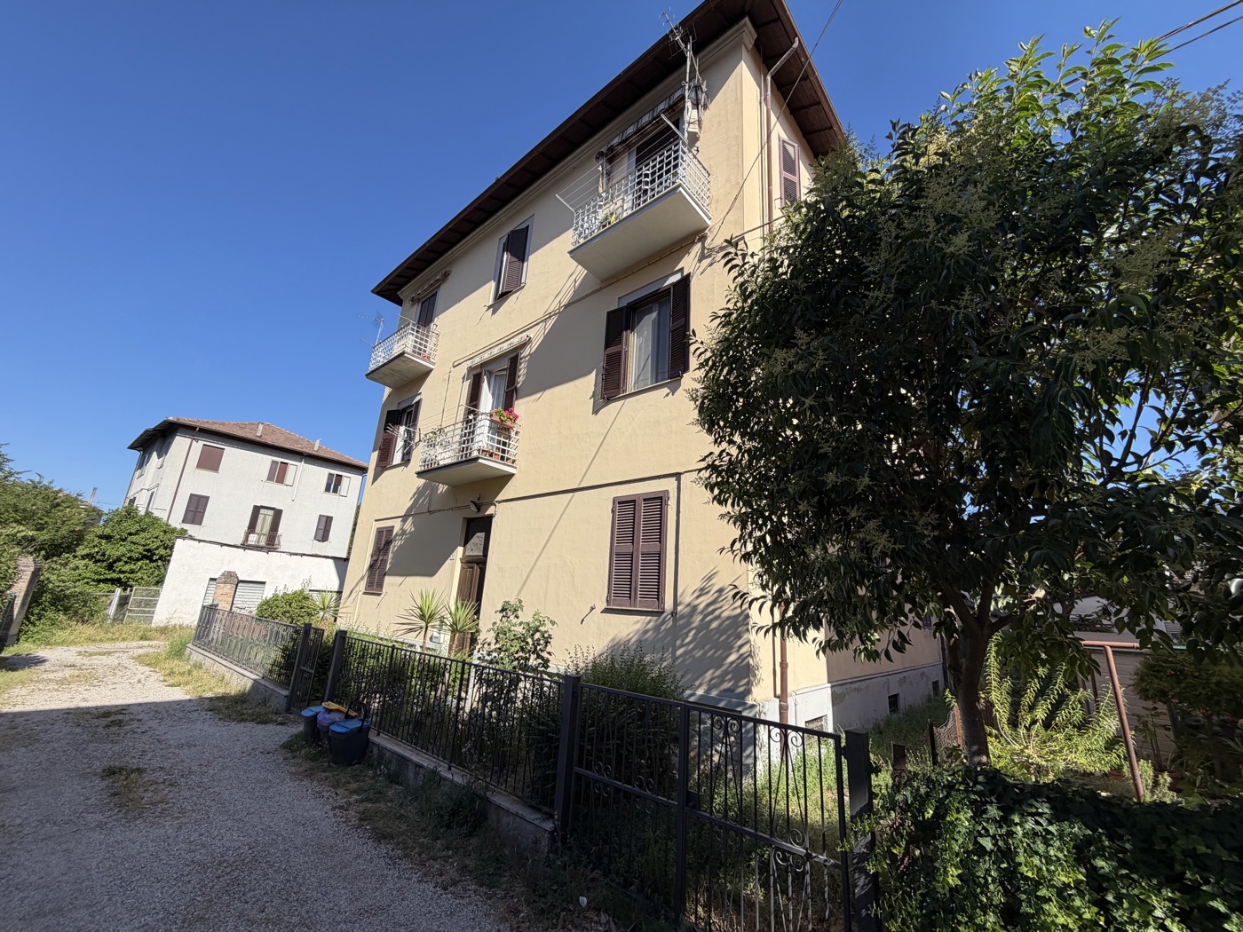 Trilocale con giardino a Terni