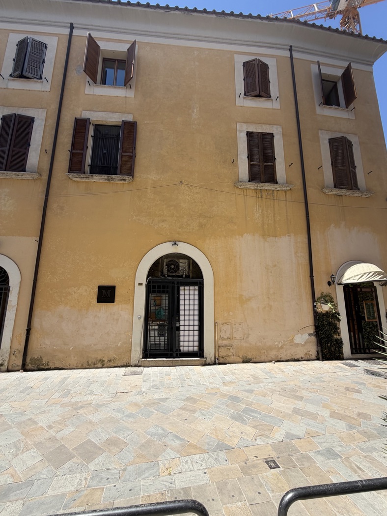 Negozio in affitto a Terni
