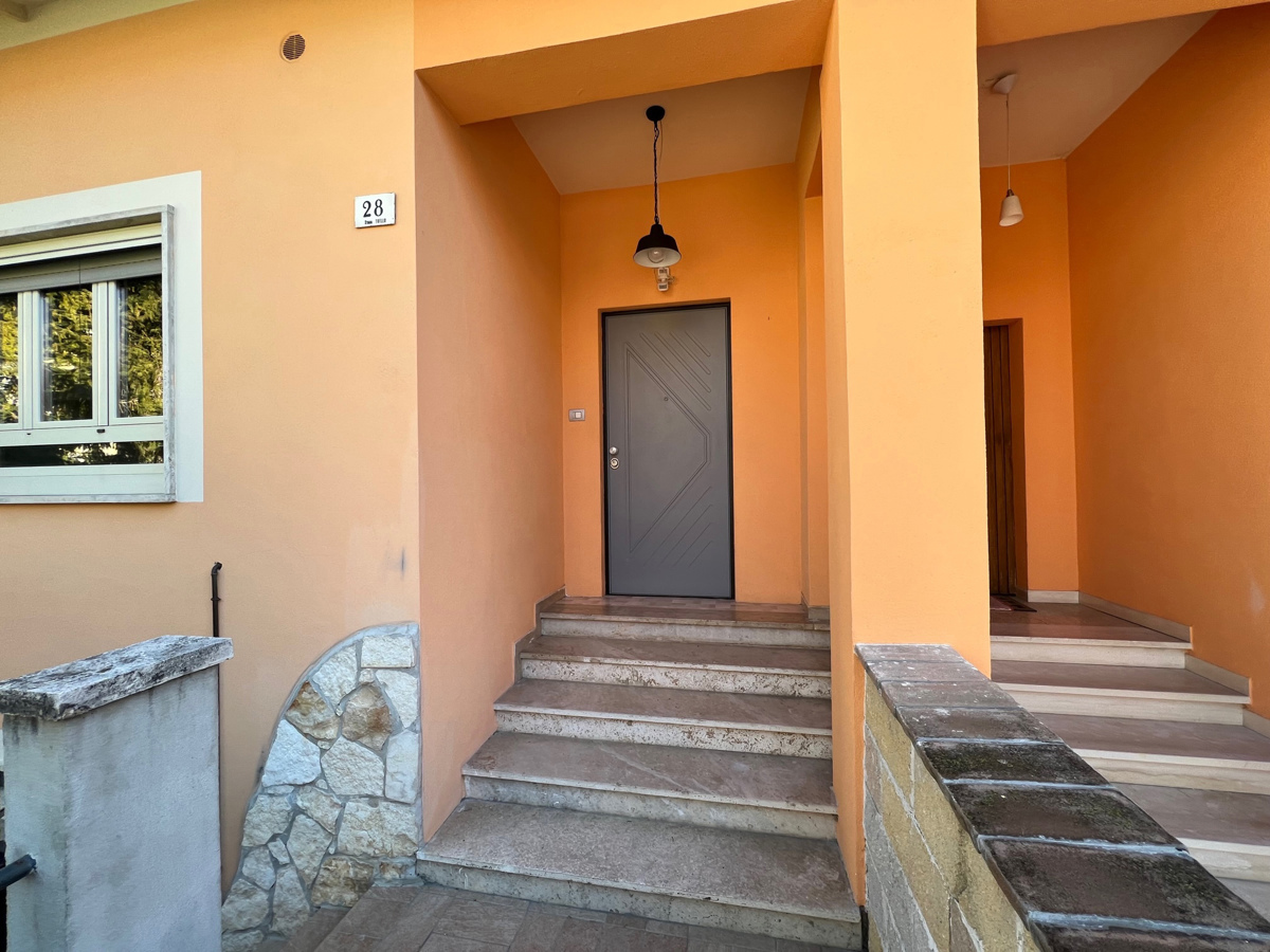 Villa Bifamiliare arredata in affitto a Terni
