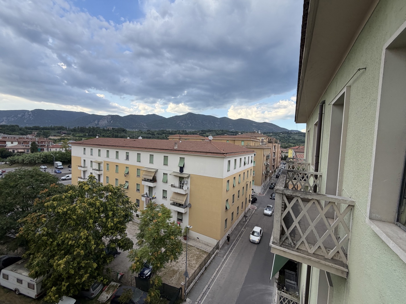 Trilocale arredato in affitto a Terni