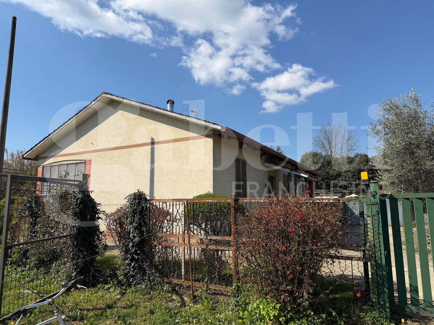 Casa indipendente con giardino a Terni