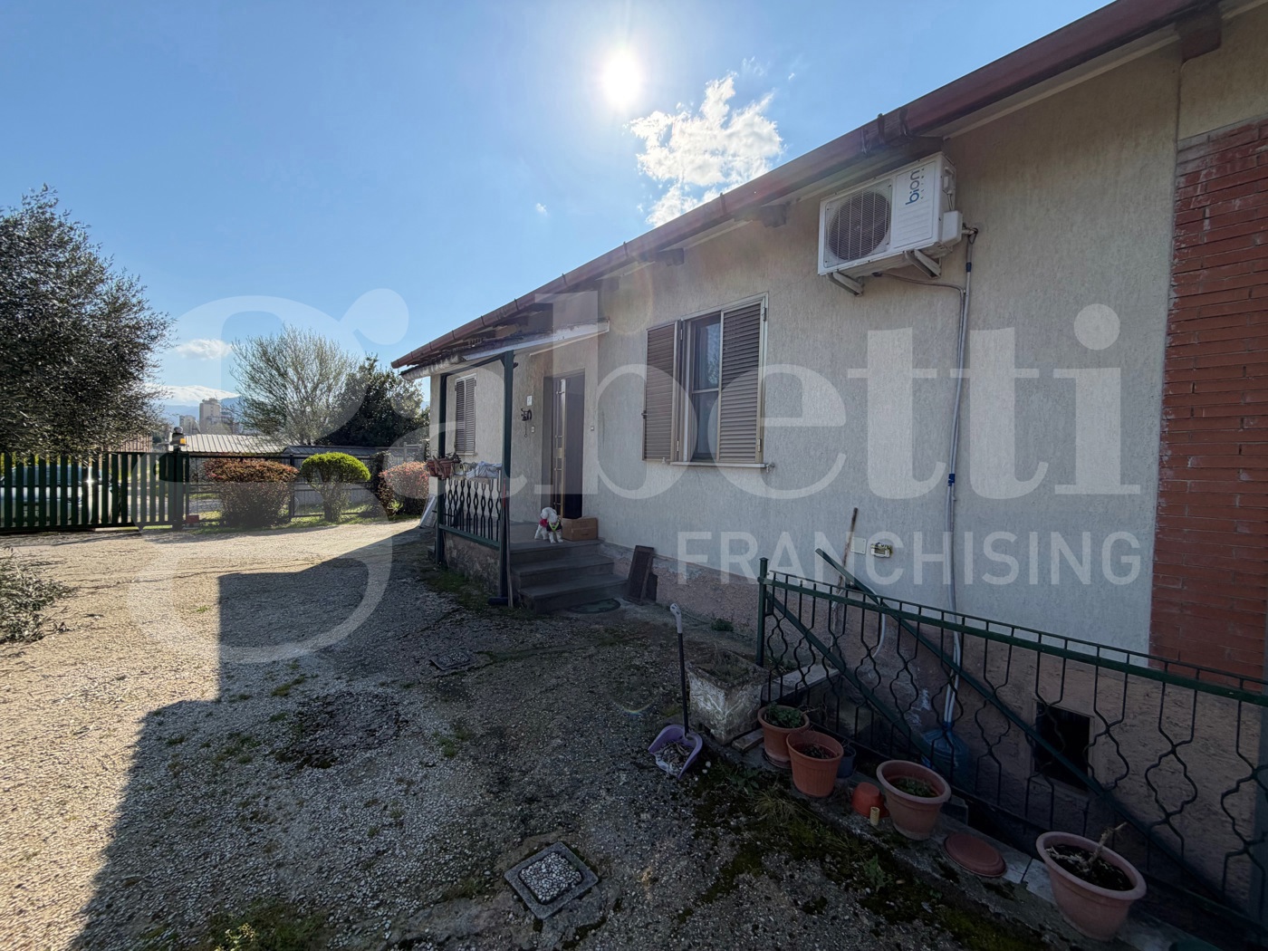 Casa indipendente con giardino a Terni