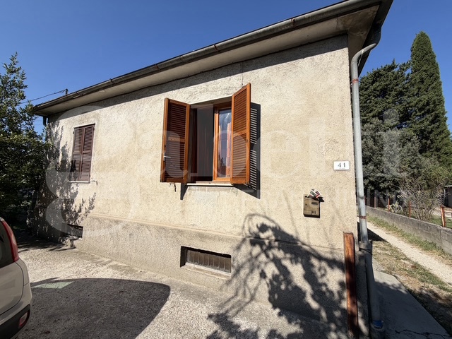 Casa indipendente con giardino a Terni