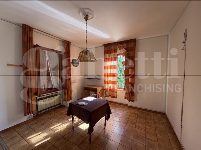 Casa indipendente con giardino a Terni