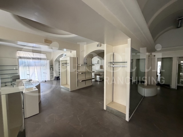 Negozio in affitto a Terni