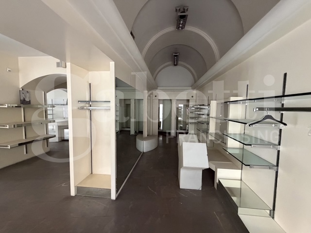 Negozio in affitto a Terni