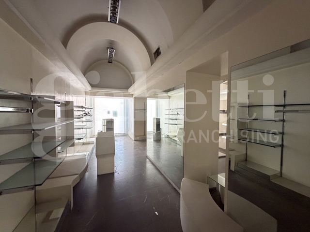 Negozio in affitto a Terni