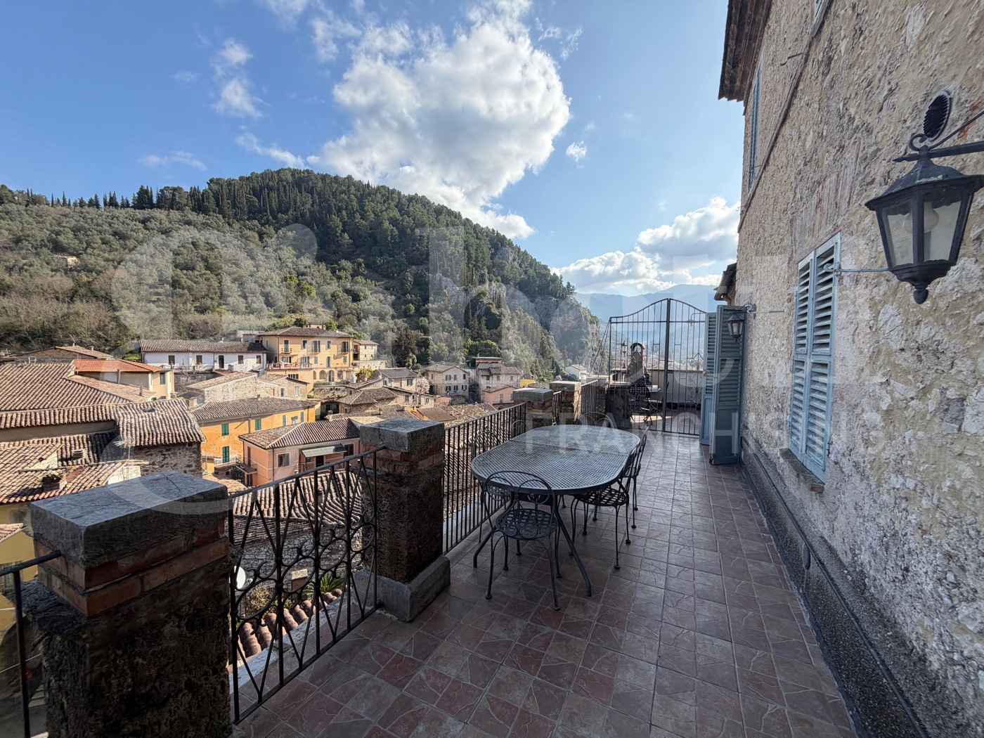 Stabile/Palazzo in vendita a Arrone