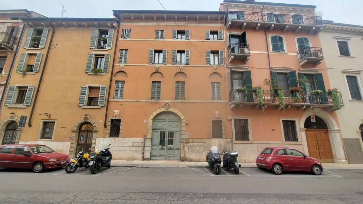 Quadrilocale in vendita a Verona