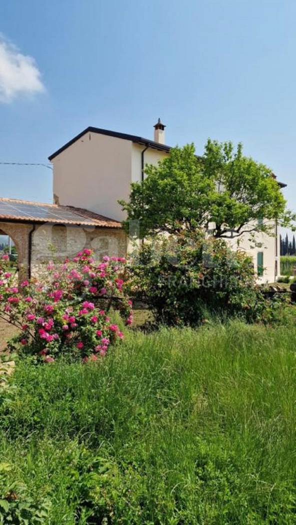 Rustico con giardino a San Pietro in Cariano