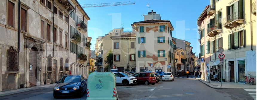 Negozio in affitto a Verona