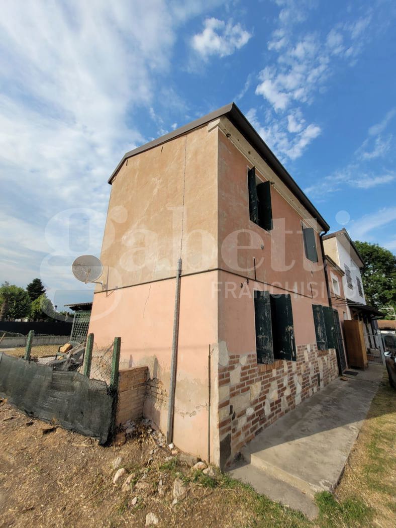Casa indipendente con giardino a Giacciano con Baruchella