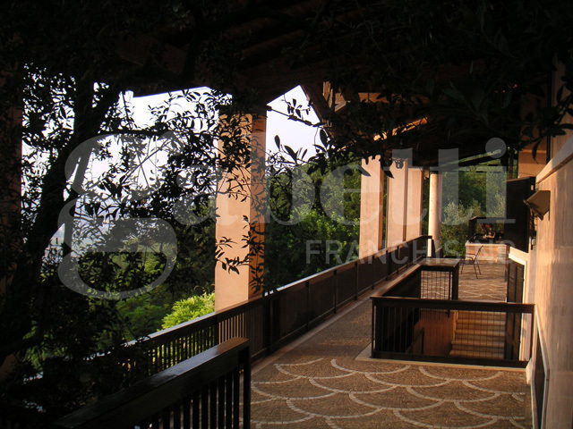 Villa con giardino a Verona