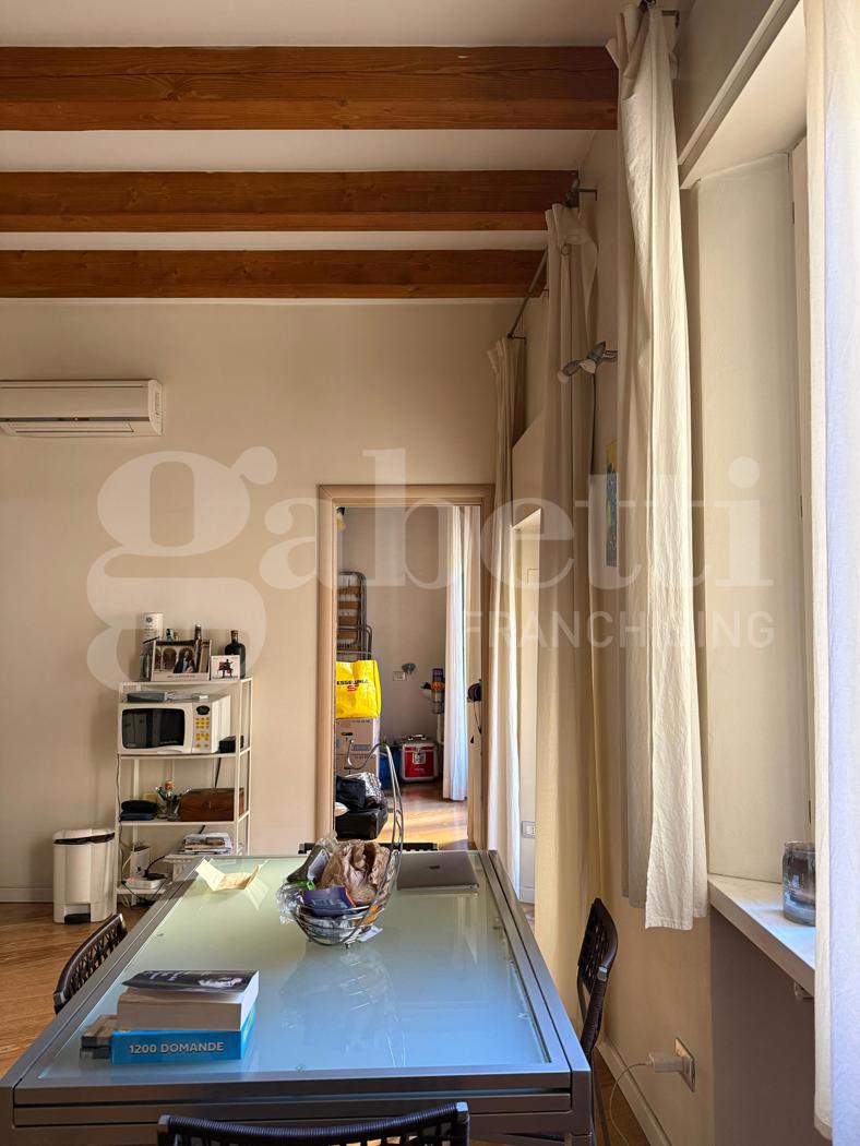 Trilocale arredato in affitto a Verona