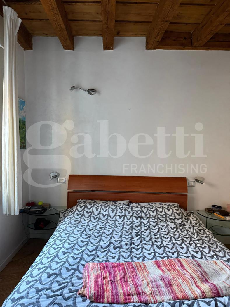 Trilocale arredato in affitto a Verona