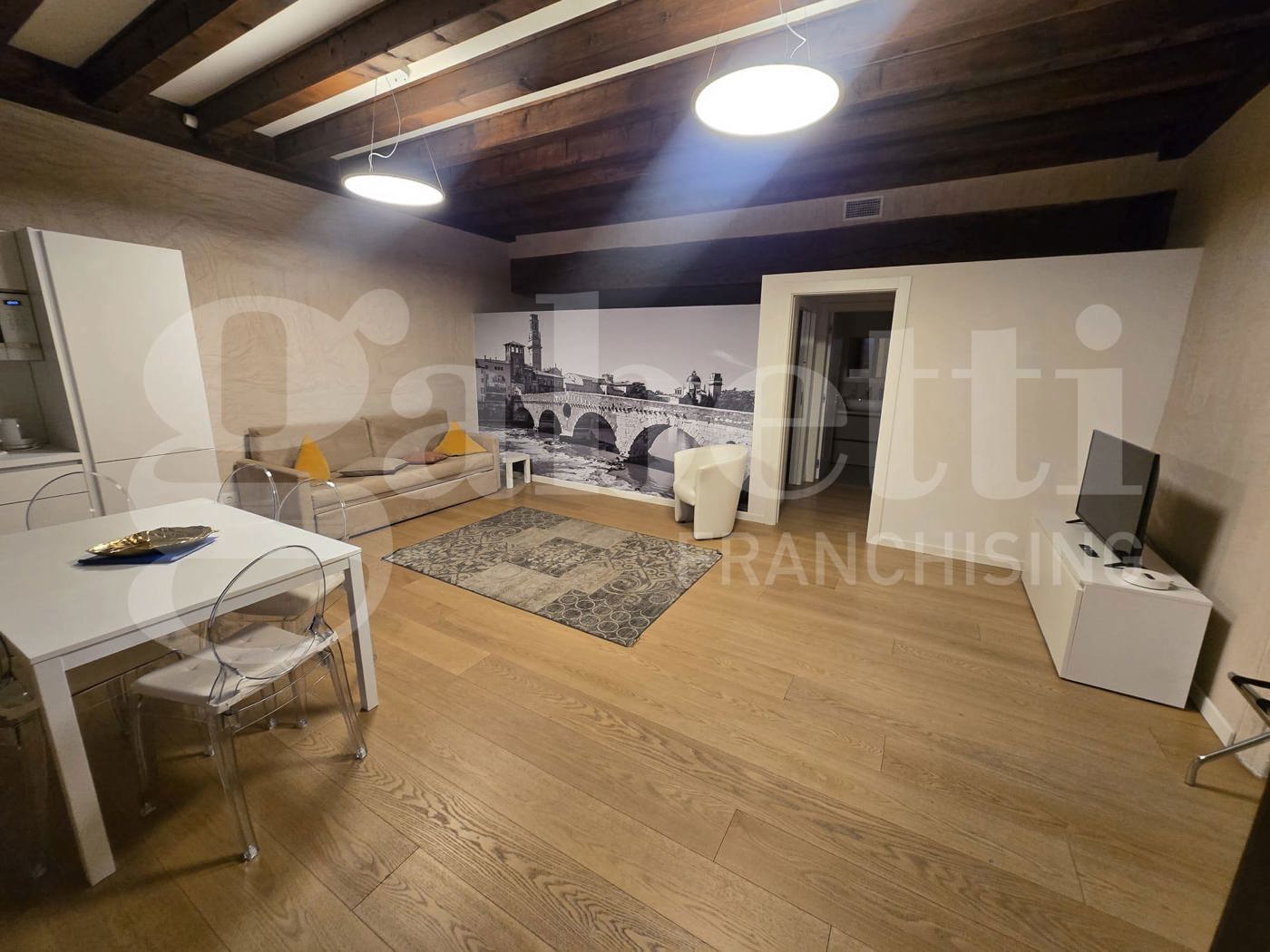 Loft arredato in affitto a Verona