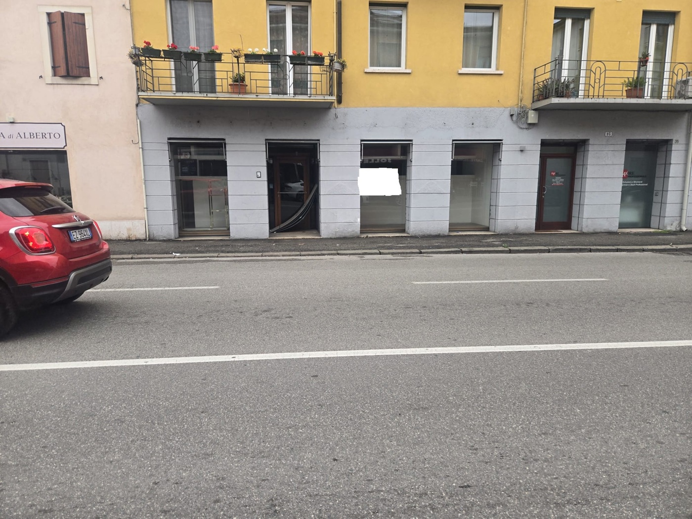 Negozio in affitto a Verona