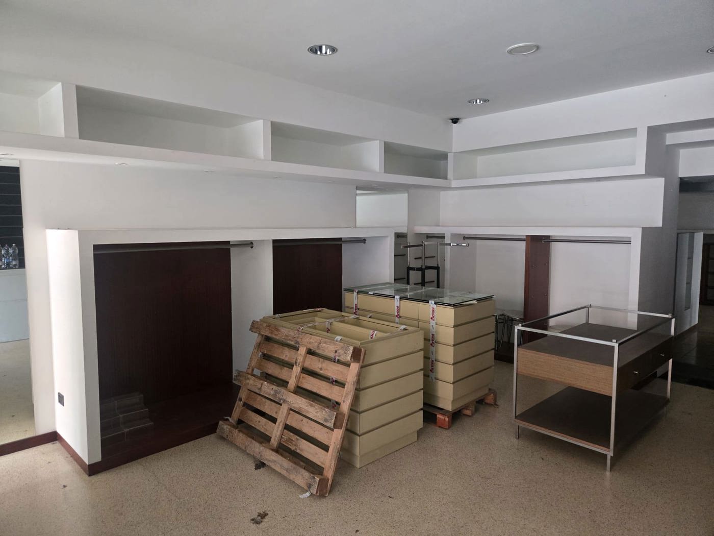 Negozio in affitto a Verona