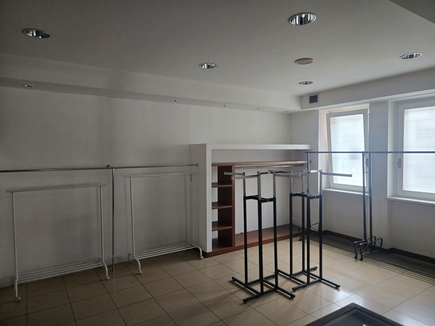 Negozio in affitto a Verona