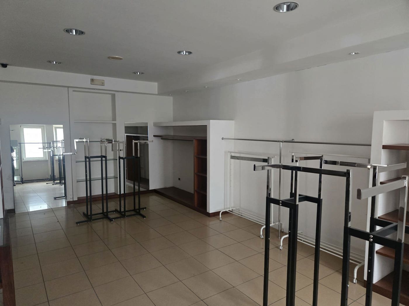 Negozio in affitto a Verona