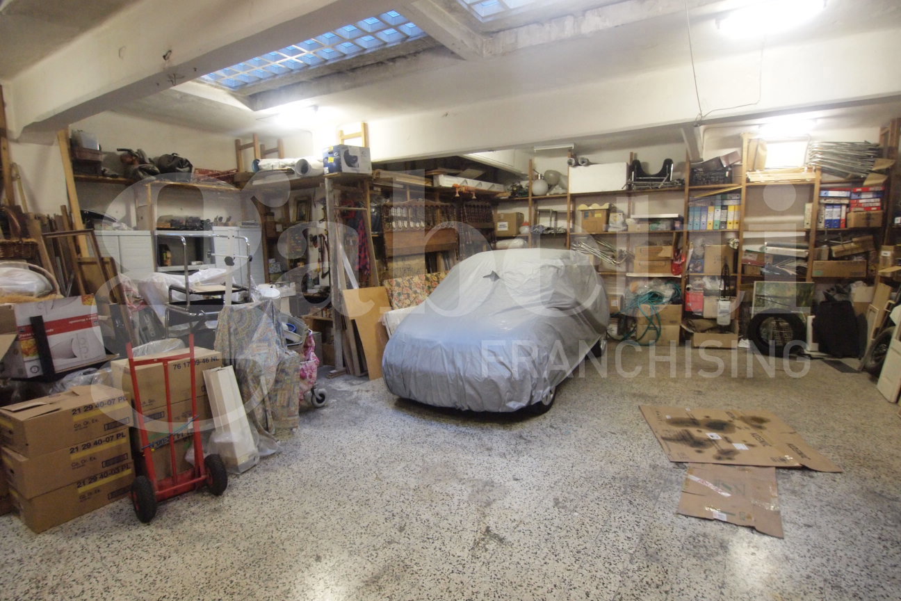 Box/Garage 16mq in vendita a Verona