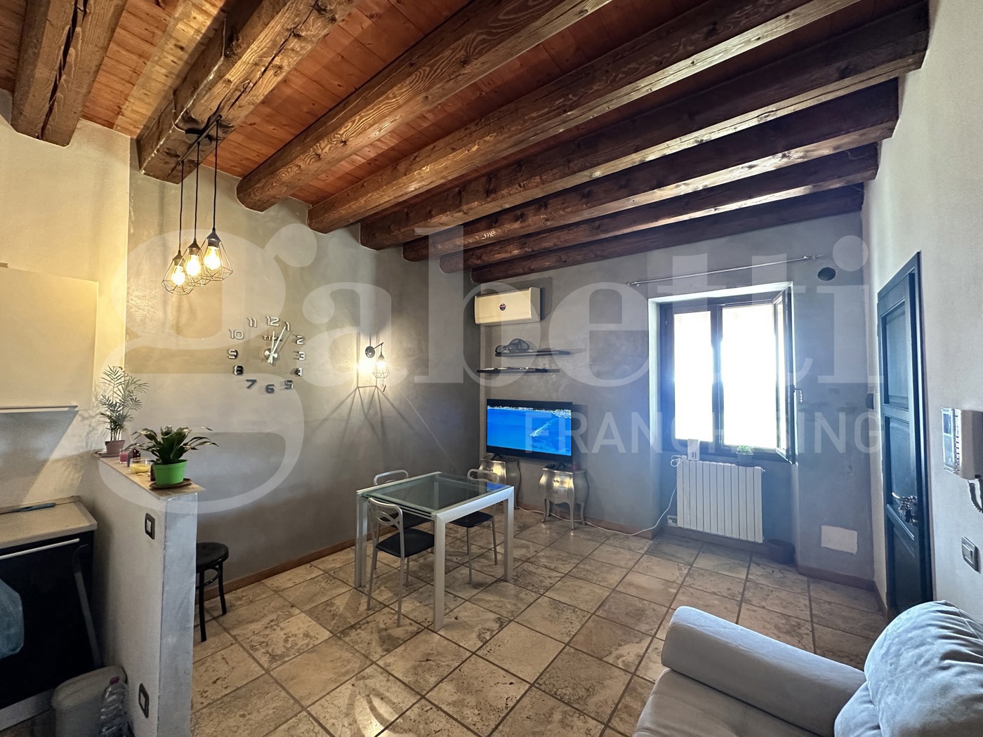 Bilocale arredato in affitto a Belfiore