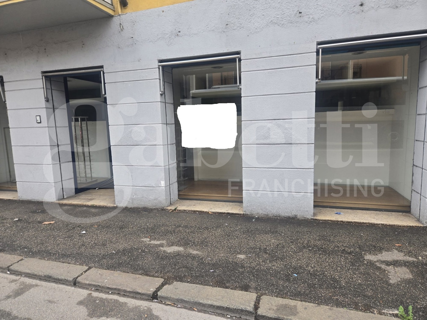 Negozio in affitto a Verona