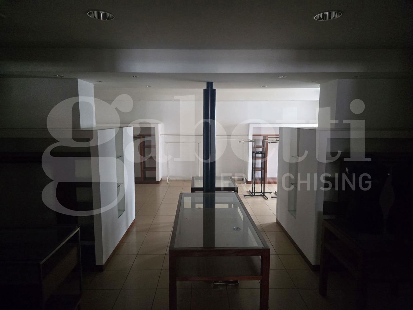 Negozio in affitto a Verona