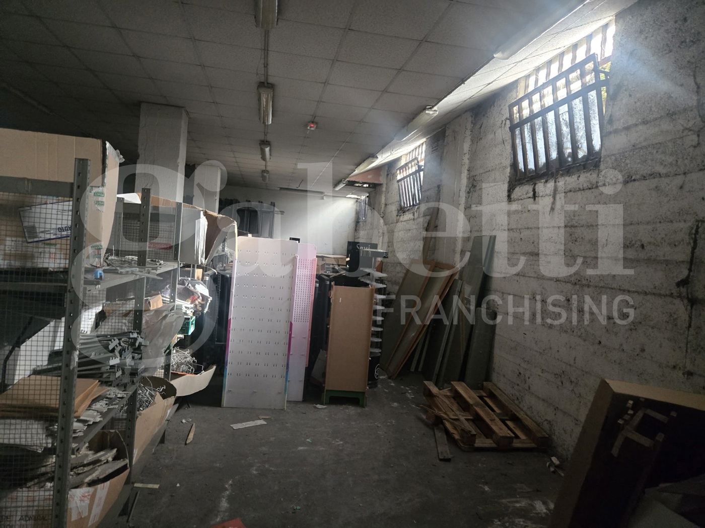 Negozio in vendita a Verona