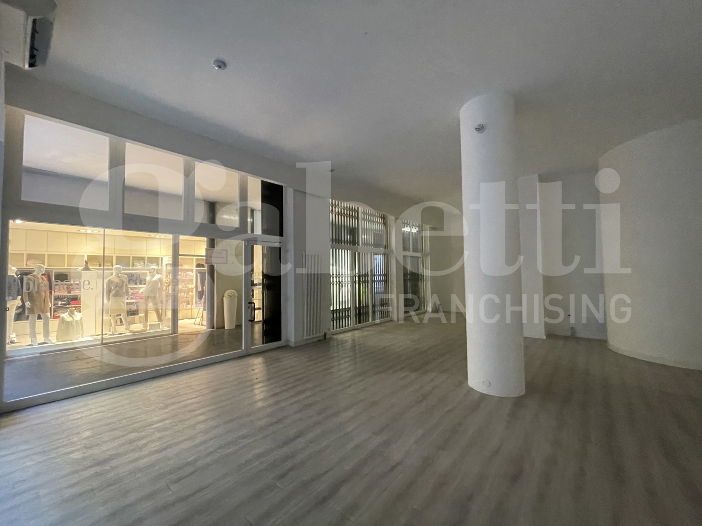 Negozio in vendita a Verona