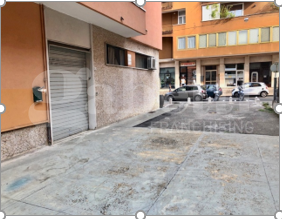 Negozio in affitto a Verona