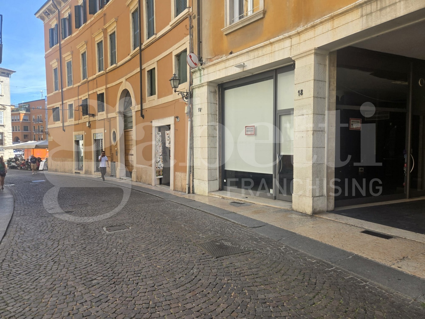 Negozio in affitto a Verona