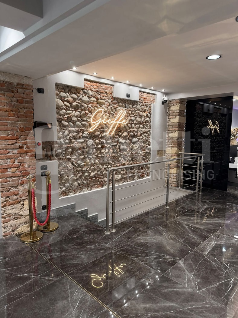 Negozio in vendita a Verona