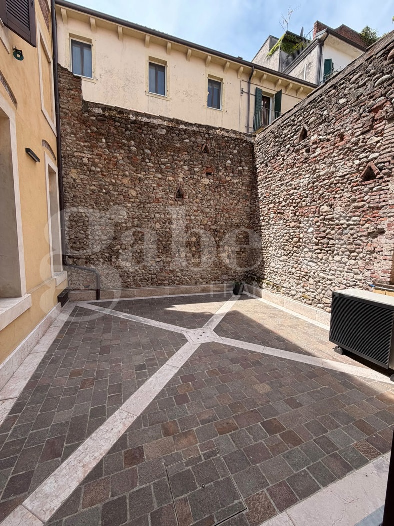 Negozio in vendita a Verona